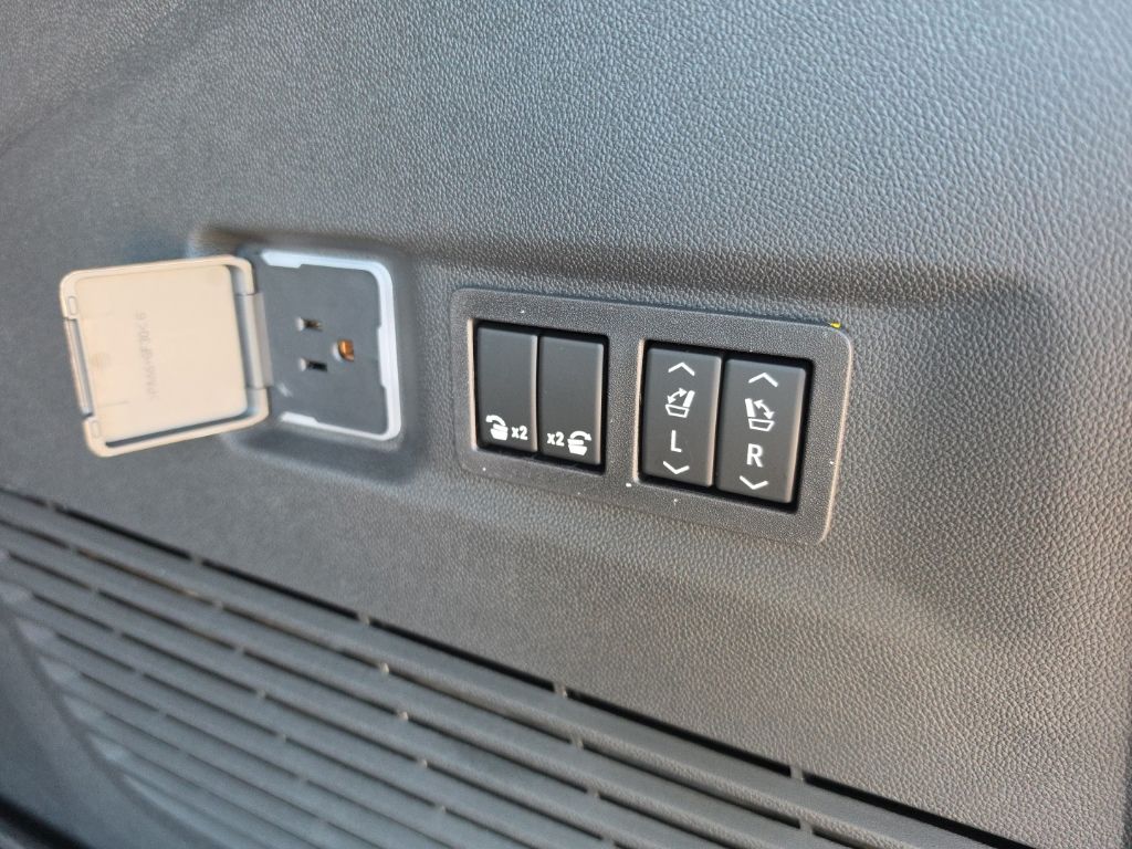 2026 Chevrolet Suburban High Country - Photo 20