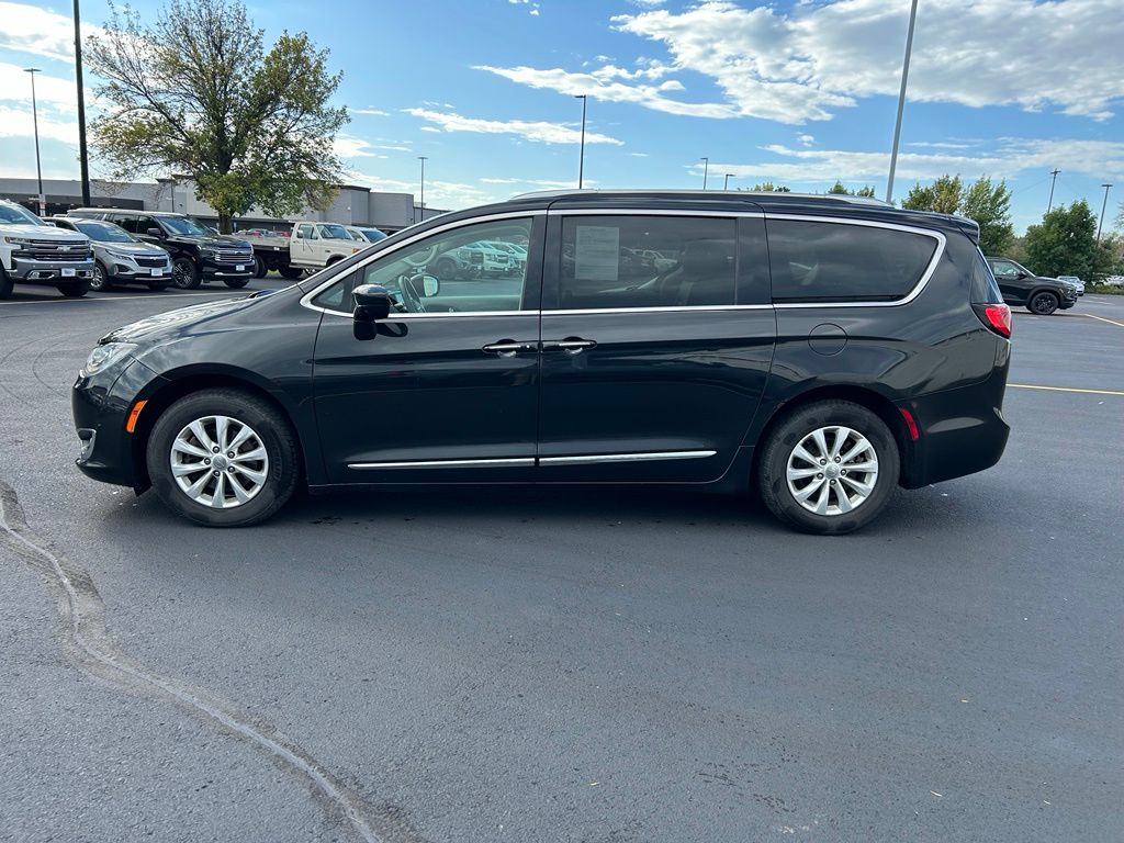 Used 2019 Chrysler Pacifica Touring L Van Passenger Van