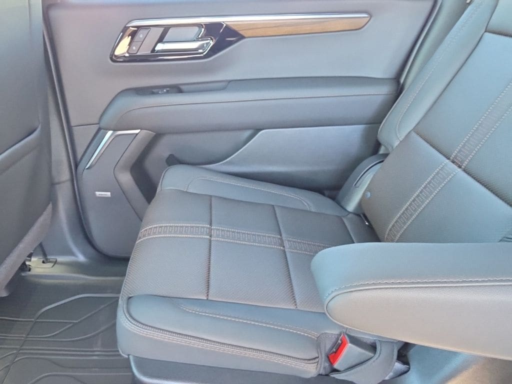 2026 Chevrolet Suburban High Country - Photo 23