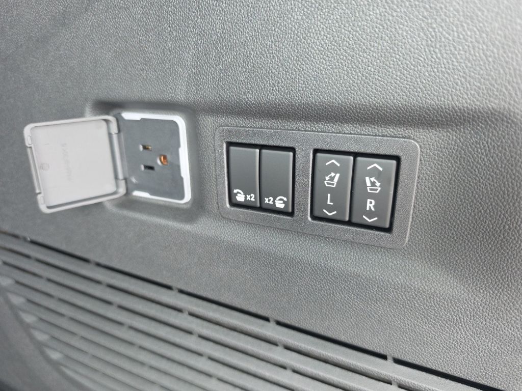 2026 Chevrolet Suburban High Country - Photo 22