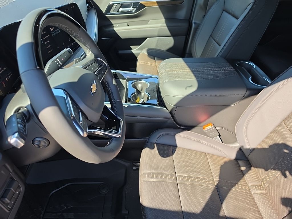 2026 Chevrolet Suburban High Country - Photo 6