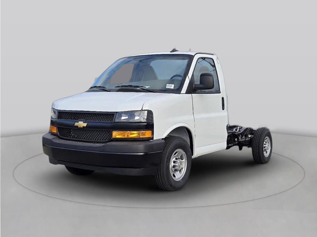 2026 Chevrolet Express Cutaway Base
