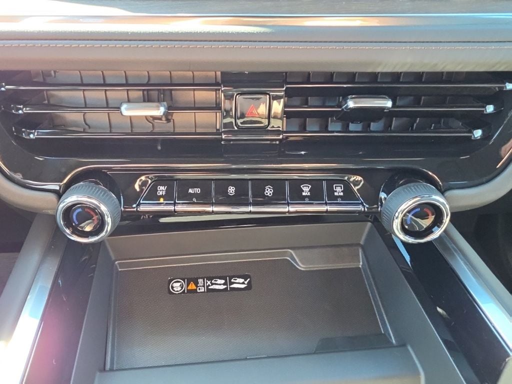2026 Chevrolet Suburban High Country - Photo 14