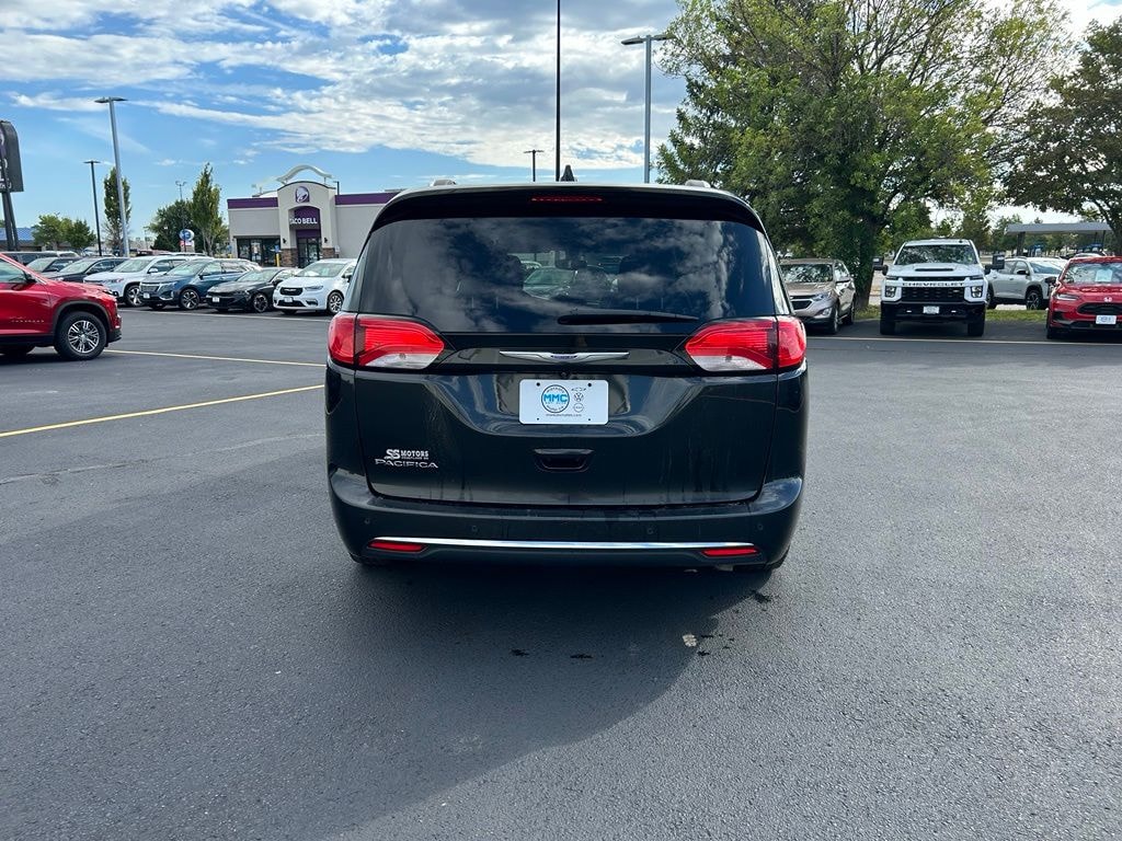Used 2019 Chrysler Pacifica Touring L Van Passenger Van