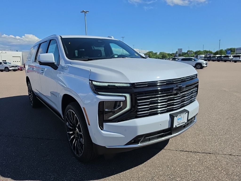 2026 Chevrolet Suburban High Country - Photo 4