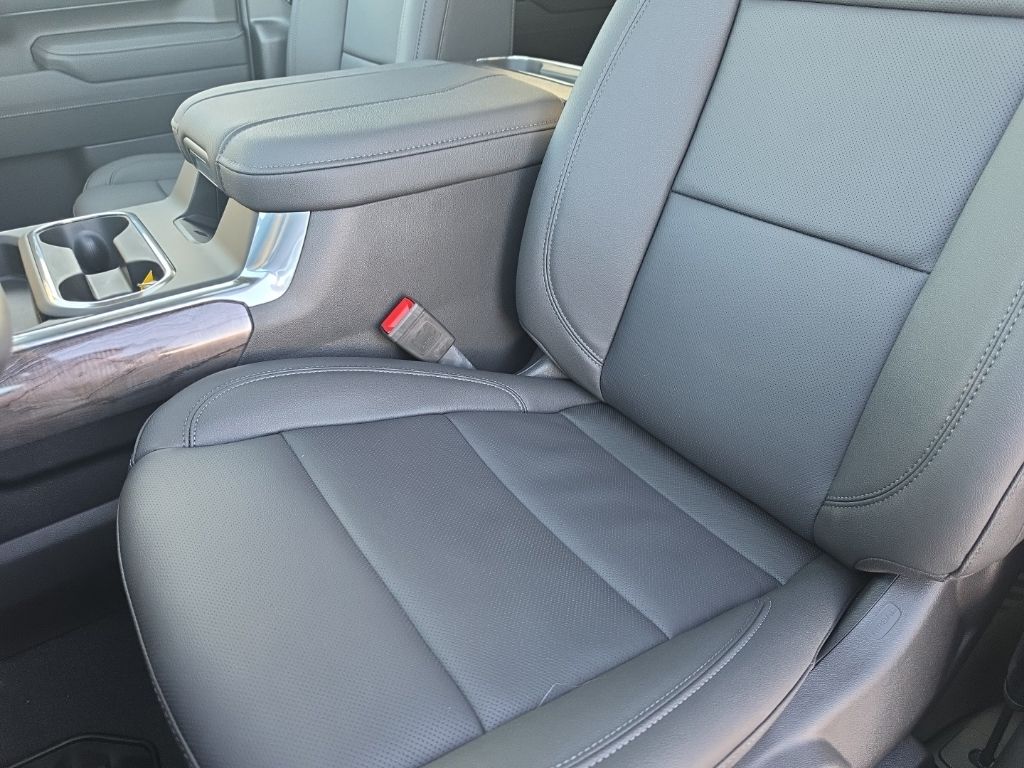 2026 Chevrolet Silverado 3500 HD LTZ - Photo 7