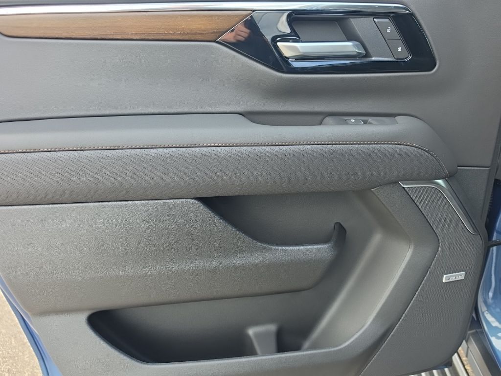 2026 Chevrolet Suburban High Country - Photo 29