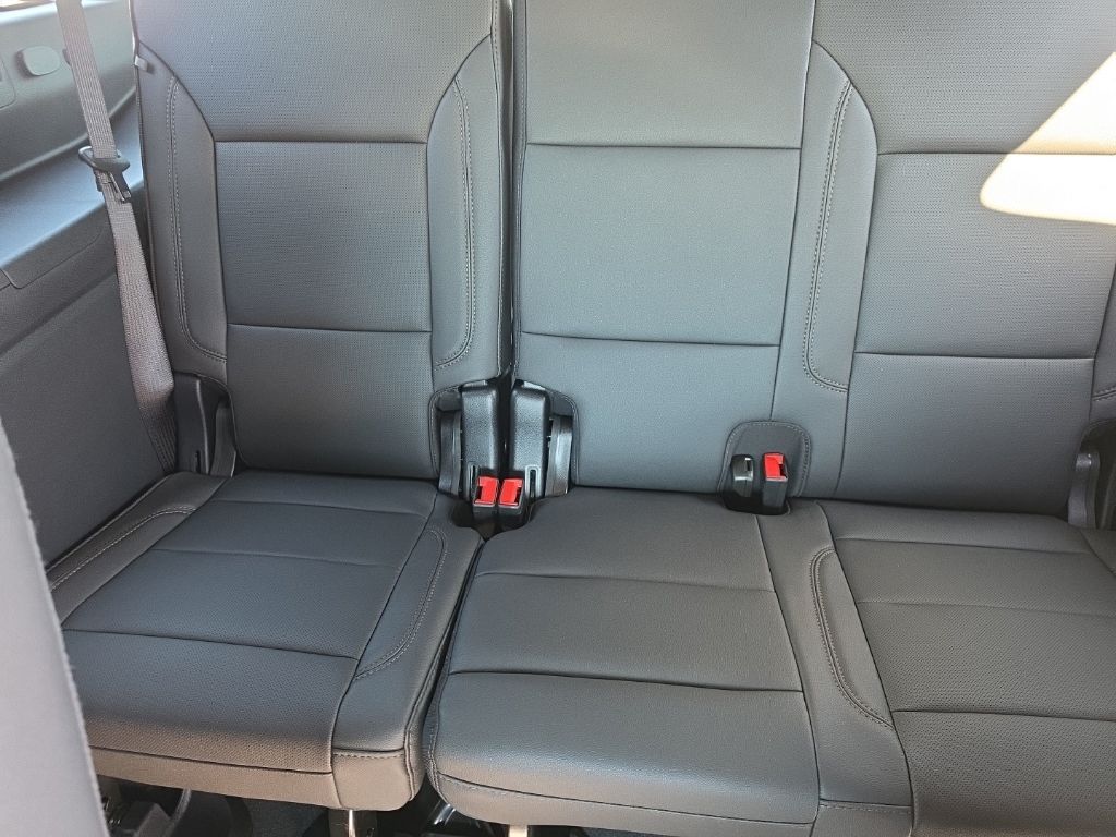 2026 Chevrolet Suburban High Country - Photo 24