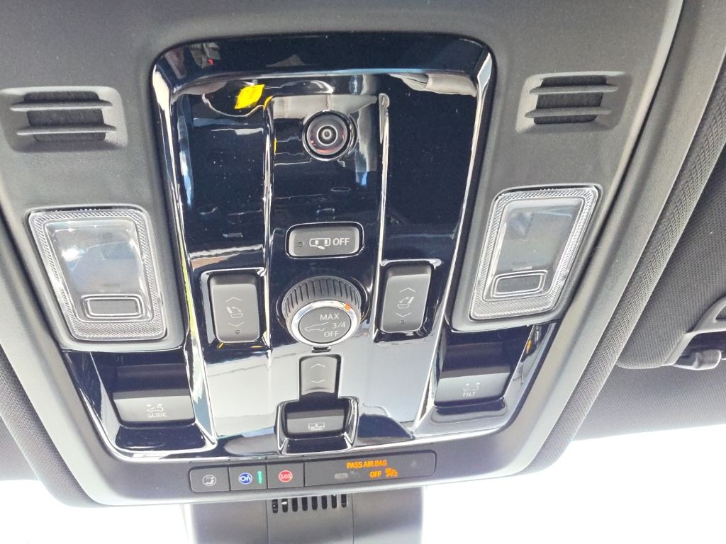 2026 Chevrolet Suburban High Country - Photo 18