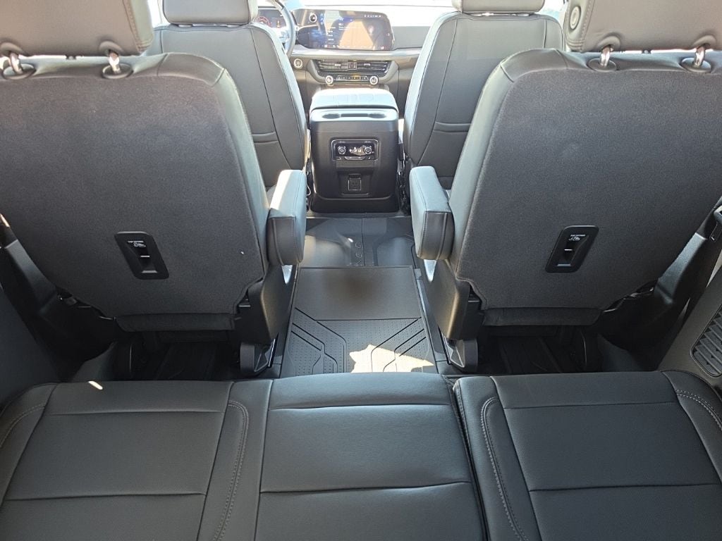 2026 Chevrolet Suburban High Country - Photo 21