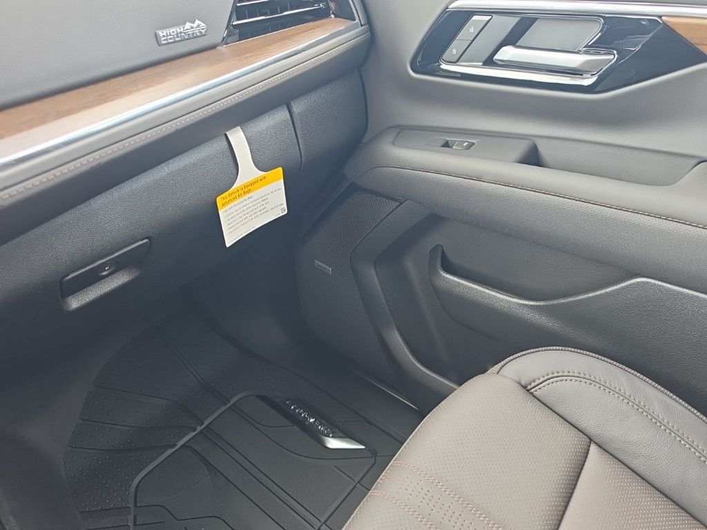2026 Chevrolet Suburban High Country - Photo 17