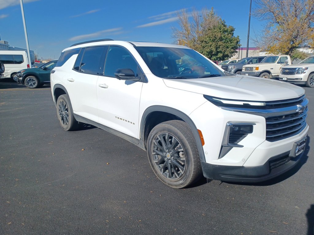 Used 2024 Chevrolet Traverse LT SUV