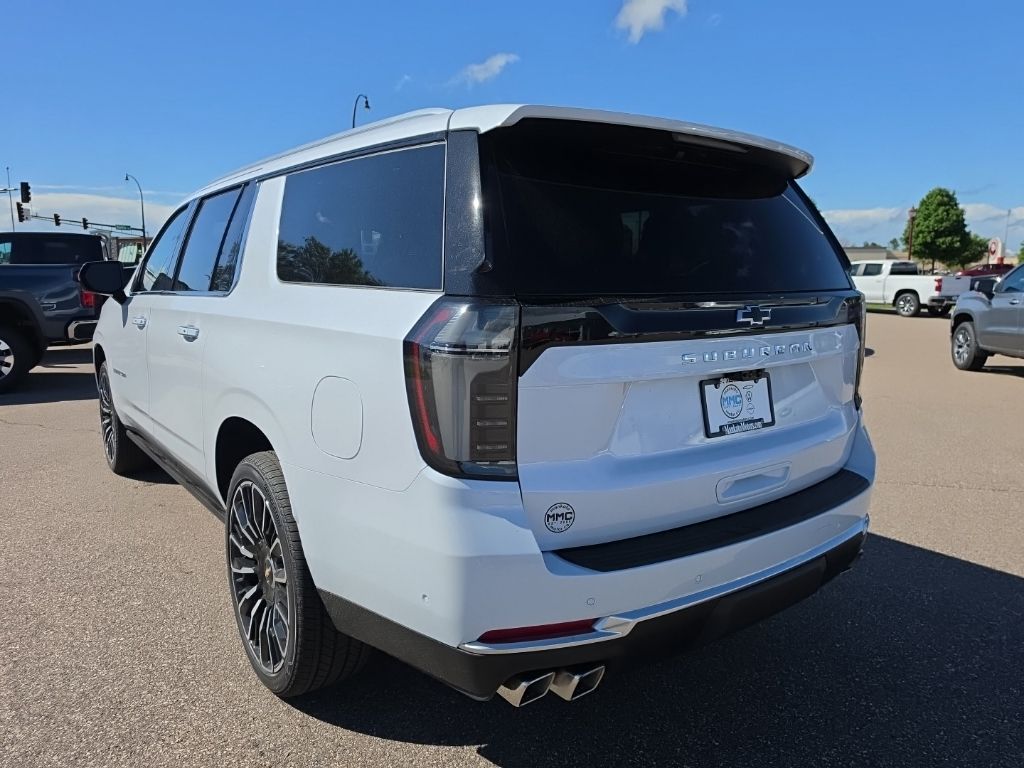 2026 Chevrolet Suburban High Country - Photo 2