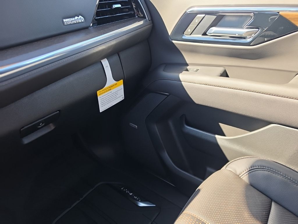 2026 Chevrolet Suburban High Country - Photo 17