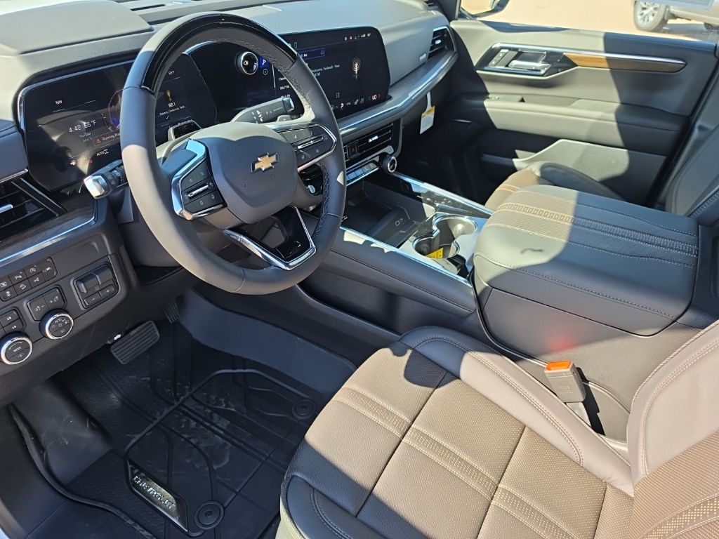 2026 Chevrolet Suburban High Country - Photo 5