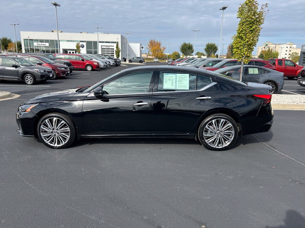 Used 2024 Nissan Altima 2.5 SL Sedan