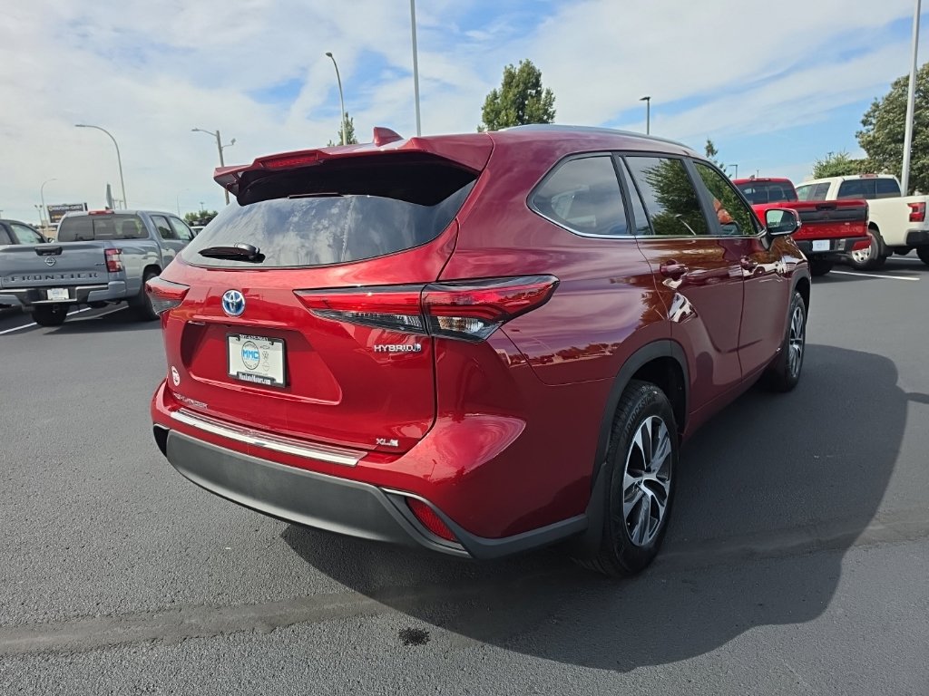 Used 2023 Toyota Highlander Hybrid XLE SUV