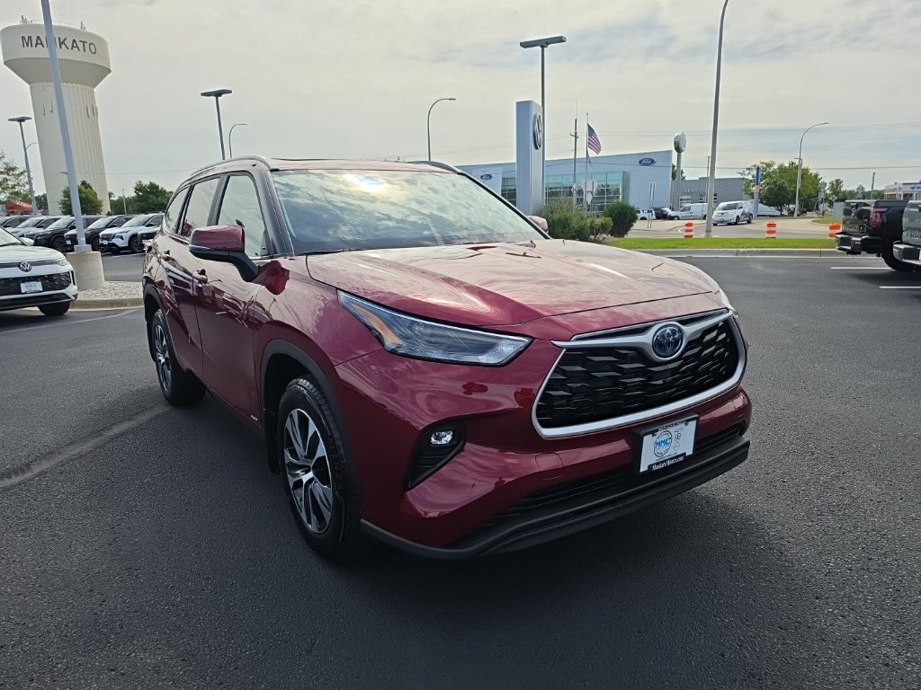 Used 2023 Toyota Highlander Hybrid XLE SUV