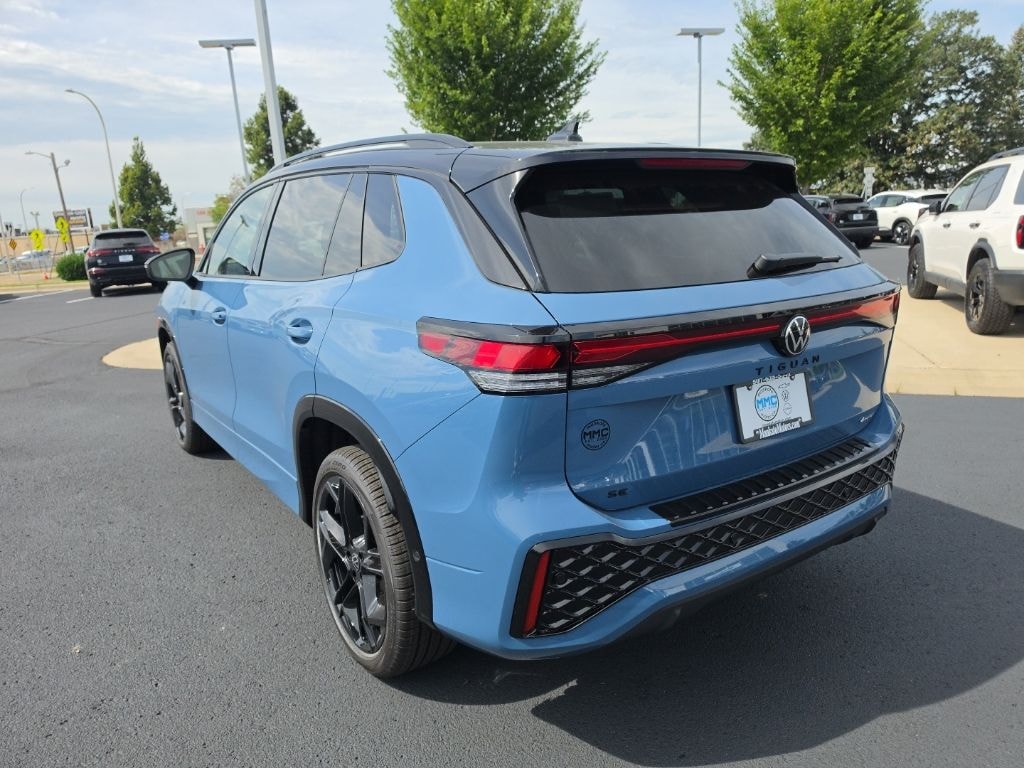 New 2026 Volkswagen Tiguan 2.0T SE R-Line Black SUV