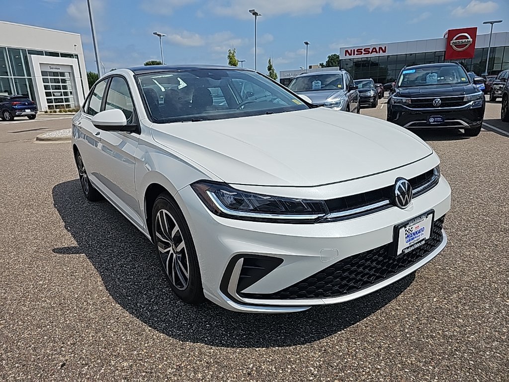Used 2025 Volkswagen Jetta 1.5T SE Sedan