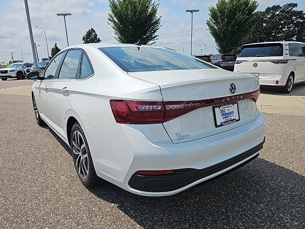 Used 2025 Volkswagen Jetta 1.5T SE Sedan