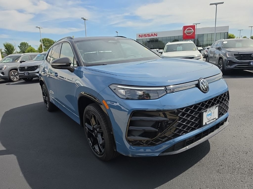 New 2026 Volkswagen Tiguan 2.0T SE R-Line Black SUV