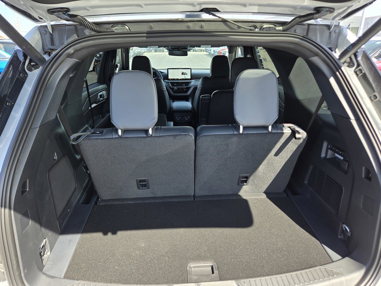 2026 Ford Explorer ST - Photo 25