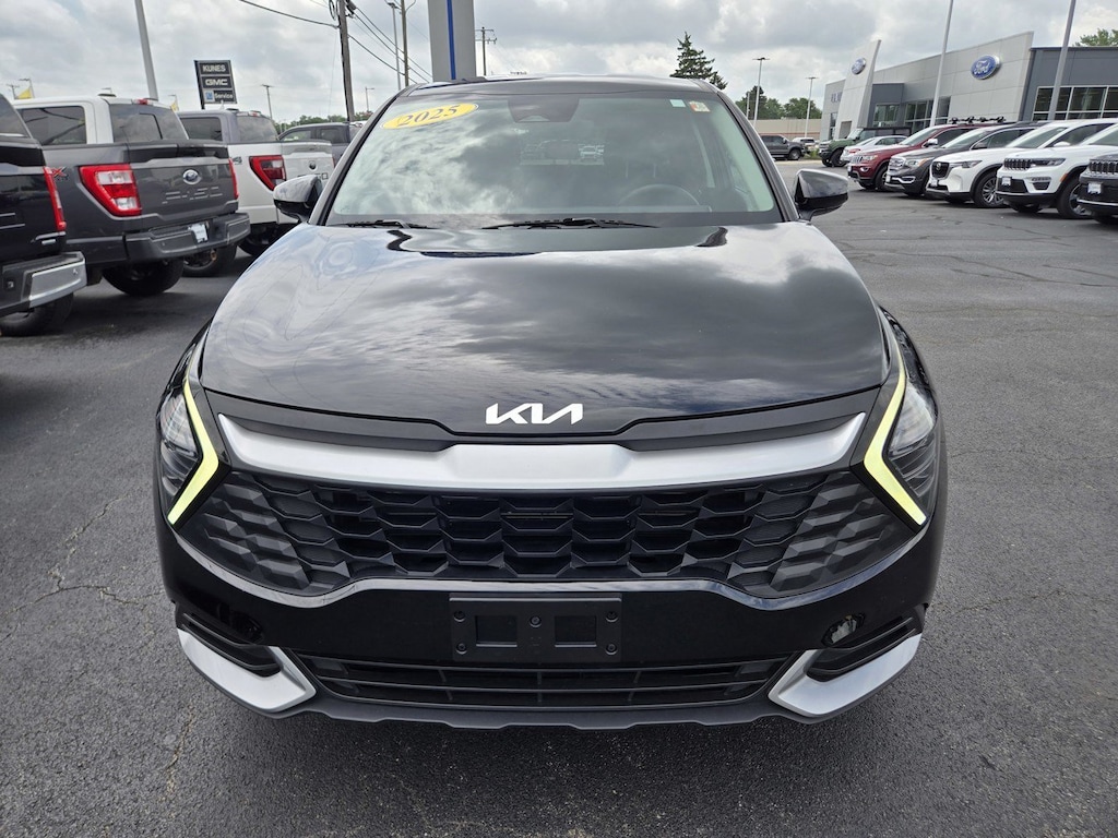 Used 2025 Kia Sportage LX SUV