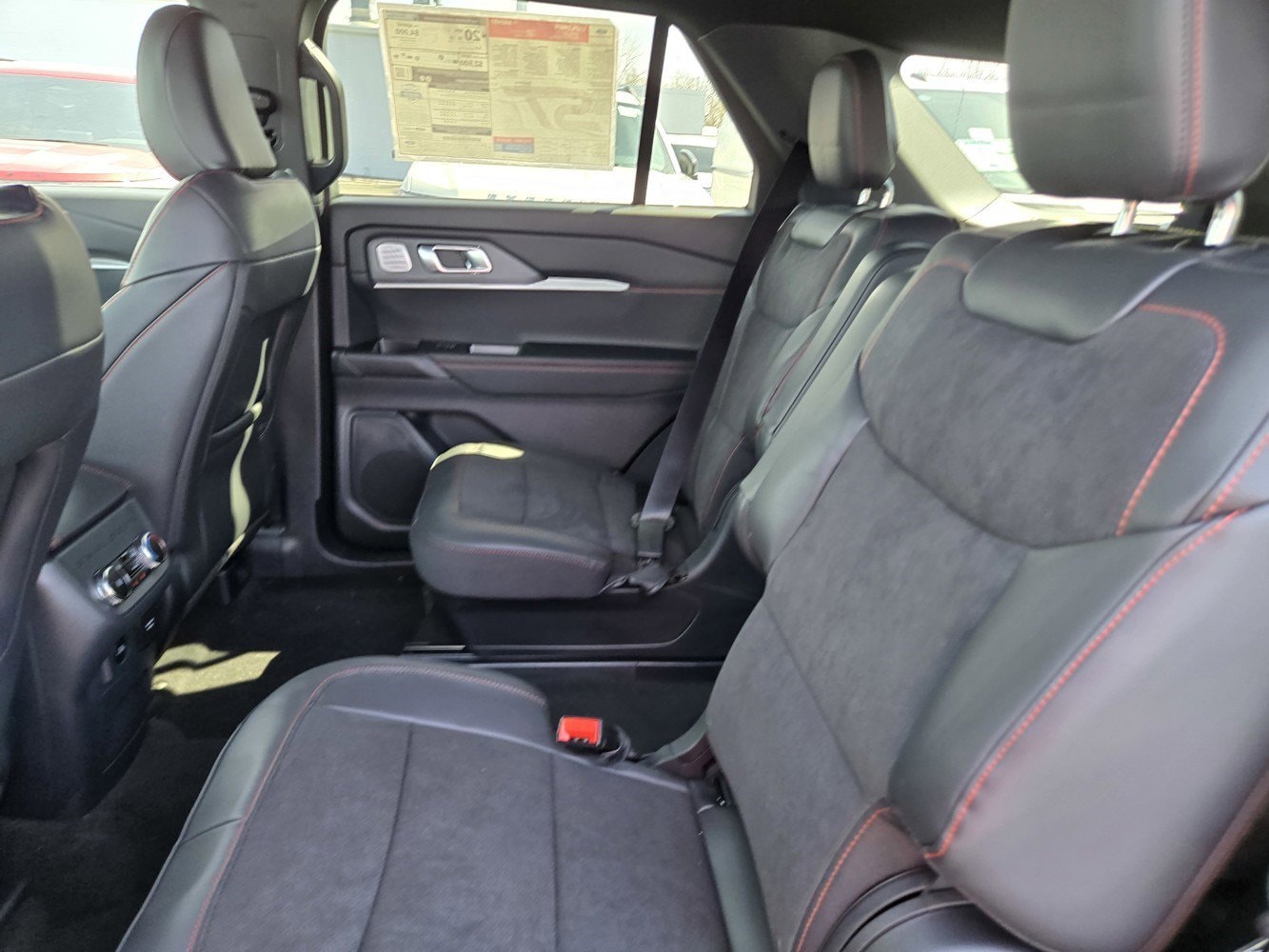 2026 Ford Explorer ST - Photo 20