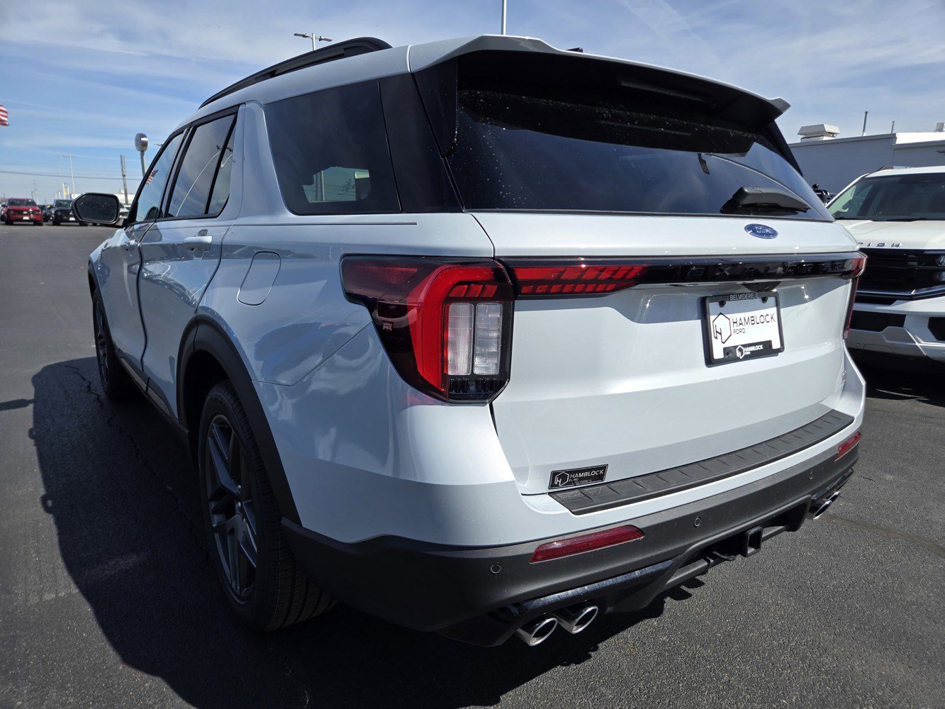 2026 Ford Explorer ST - Photo 4