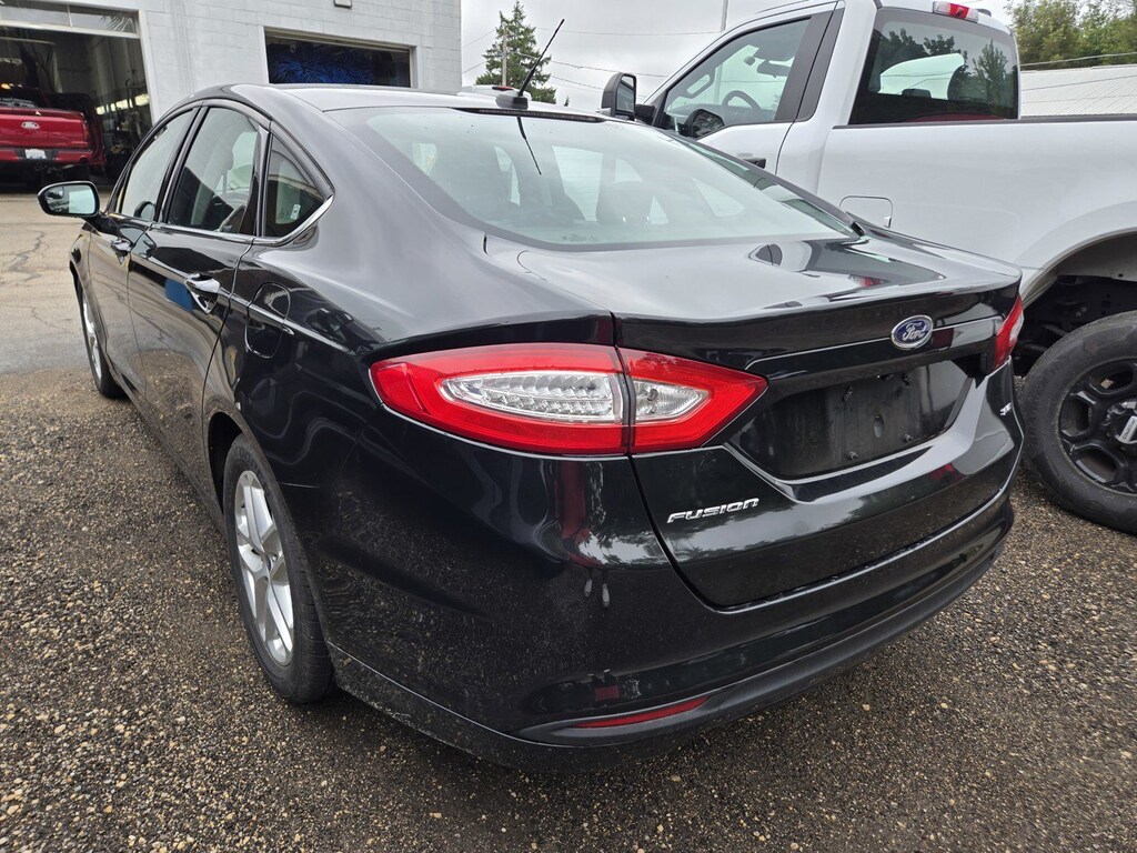 Used 2015 Ford Fusion SE Sedan