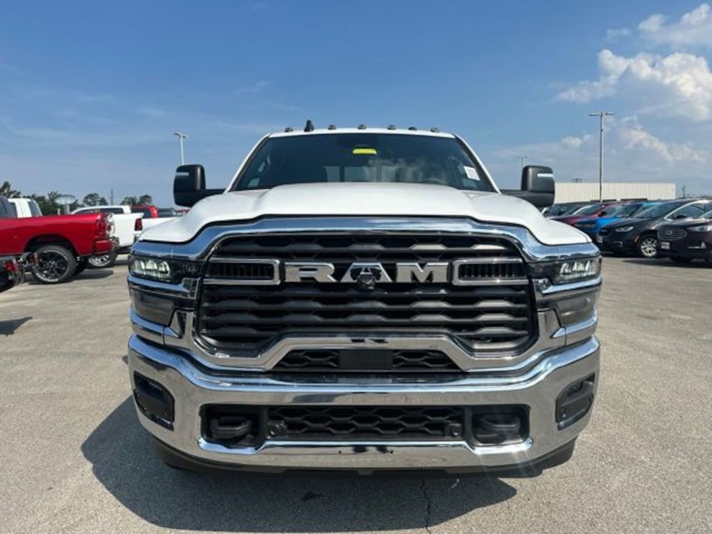 New 2026 Ram 2500 TRADESMAN CREW CAB 4X4 6'4 BOX Pickup