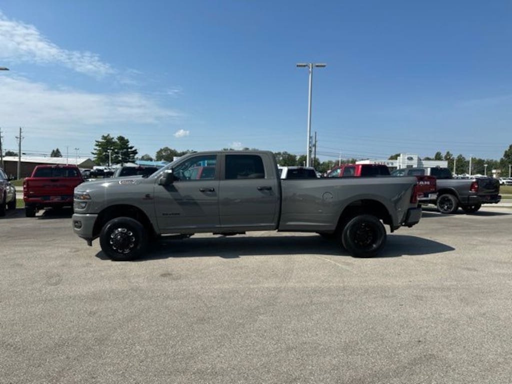 New 2026 Ram 3500 BIG HORN CREW CAB 4X4 8' BOX Pickup