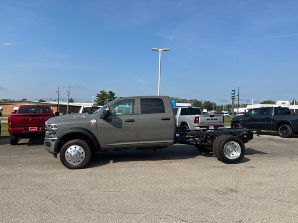 New 2026 Ram 4500 Chassis Cab TRADESMAN CREW 4X4 60' CA Pickup