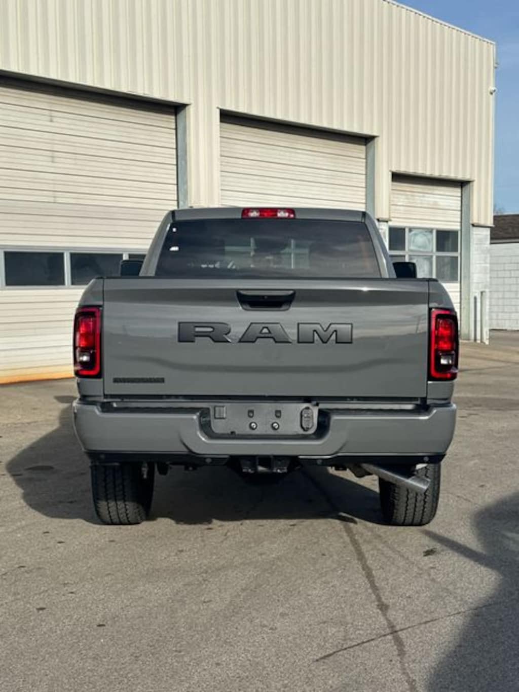 New 2026 Ram 2500 BIG HORN CREW CAB 4X2 6'4 BOX Pickup