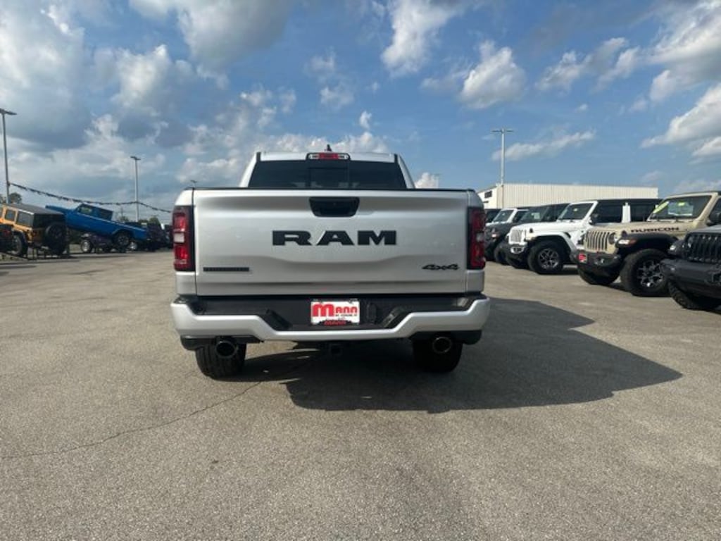 New 2026 Ram 1500 BIG HORN CREW CAB 4X4 5'7 BOX Pickup