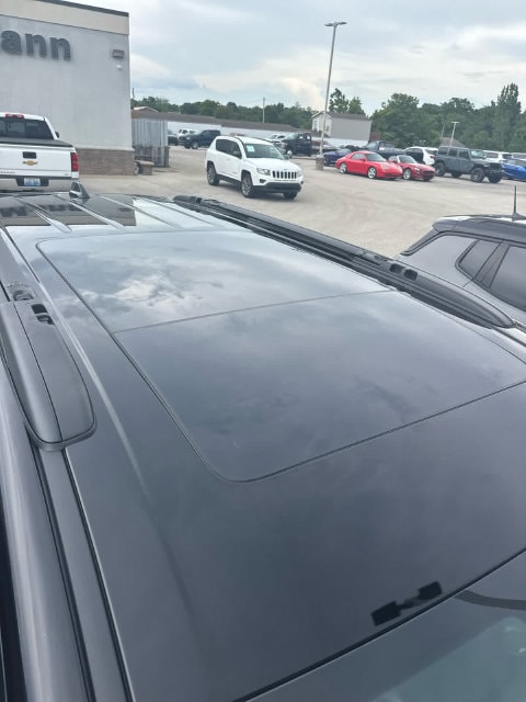 2025 Chrysler Pacifica Select - Photo 10