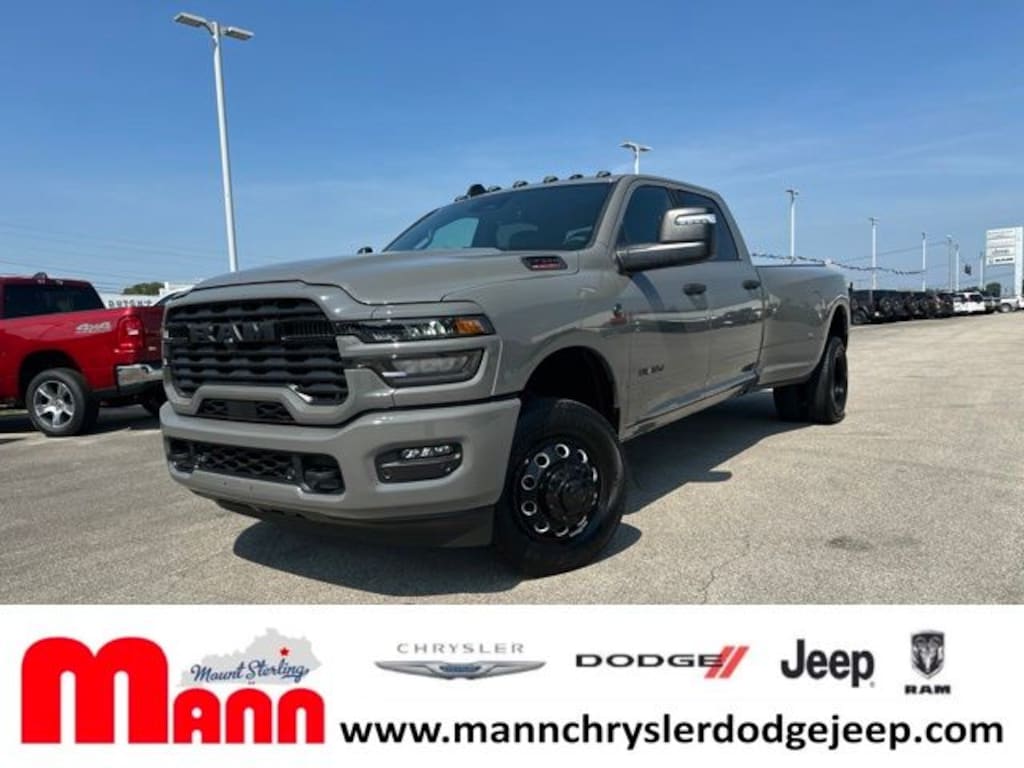 New 2026 Ram 3500 BIG HORN CREW CAB 4X4 8' BOX Pickup