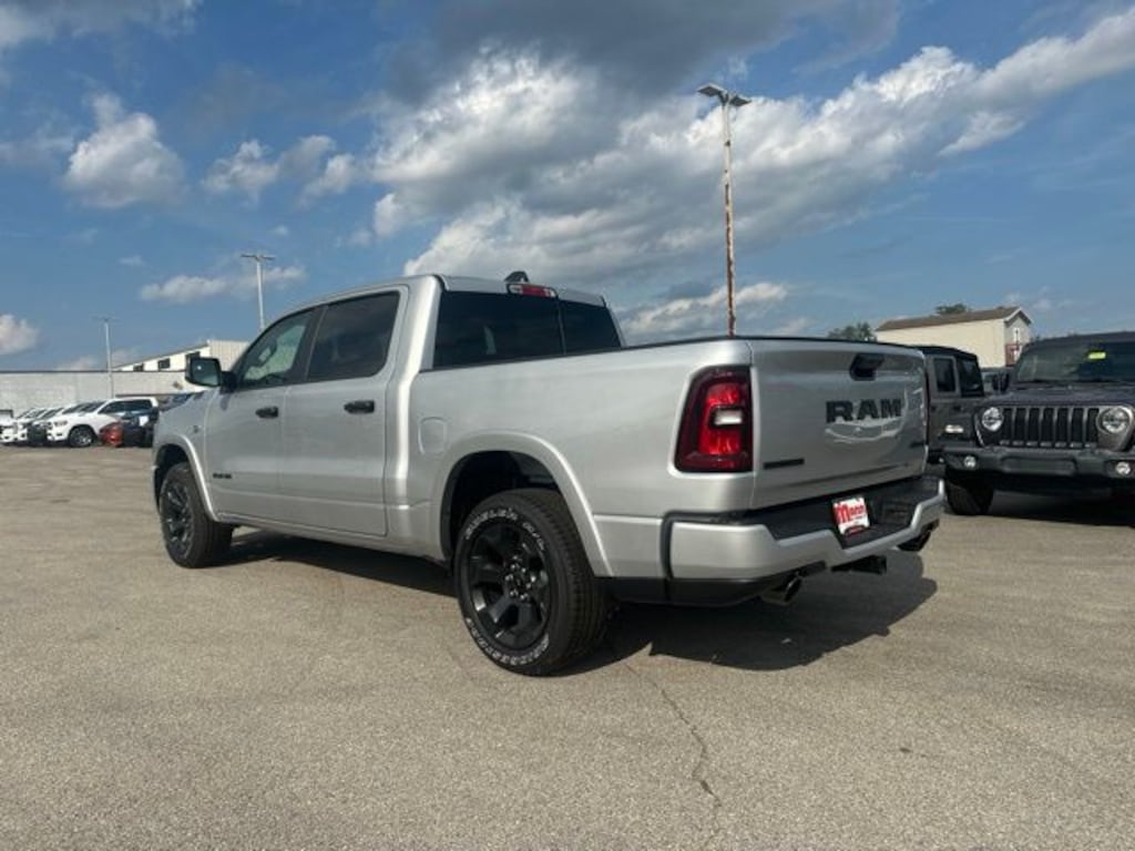 New 2026 Ram 1500 BIG HORN CREW CAB 4X4 5'7 BOX Pickup