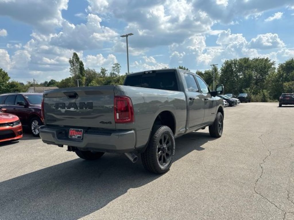 New 2026 Ram 2500 BIG HORN CREW CAB 4X4 6'4 BOX Pickup
