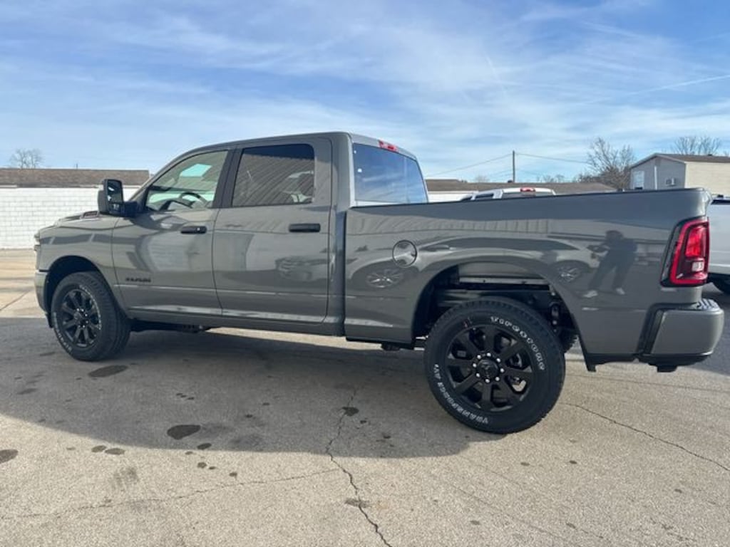 New 2026 Ram 2500 BIG HORN CREW CAB 4X2 6'4 BOX Pickup