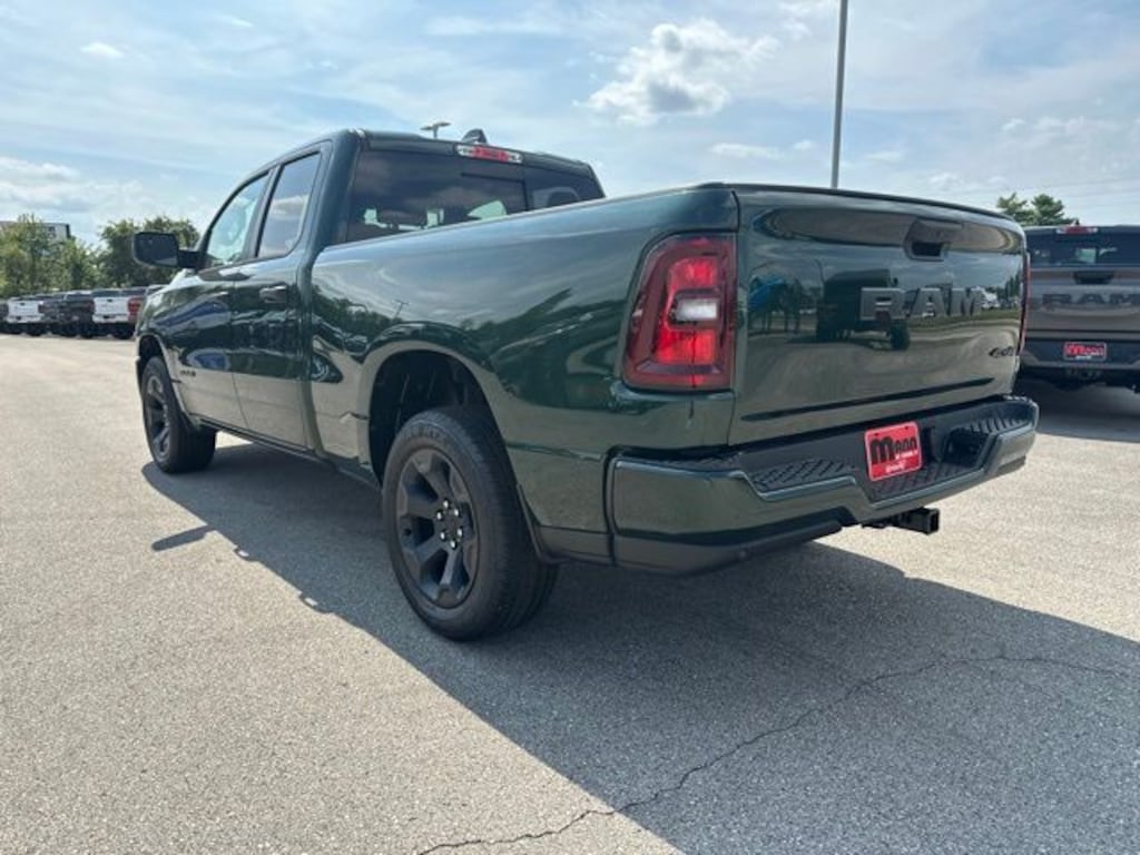 New 2026 Ram 1500 EXPRESS QUAD CAB 4X4 6'4 BOX Pickup