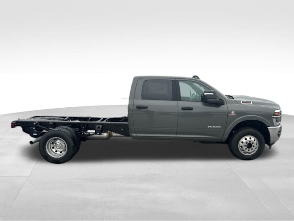 New 2026 Ram 3500 Chassis Cab BIG HORN CREW 4X4 60' CA Pickup