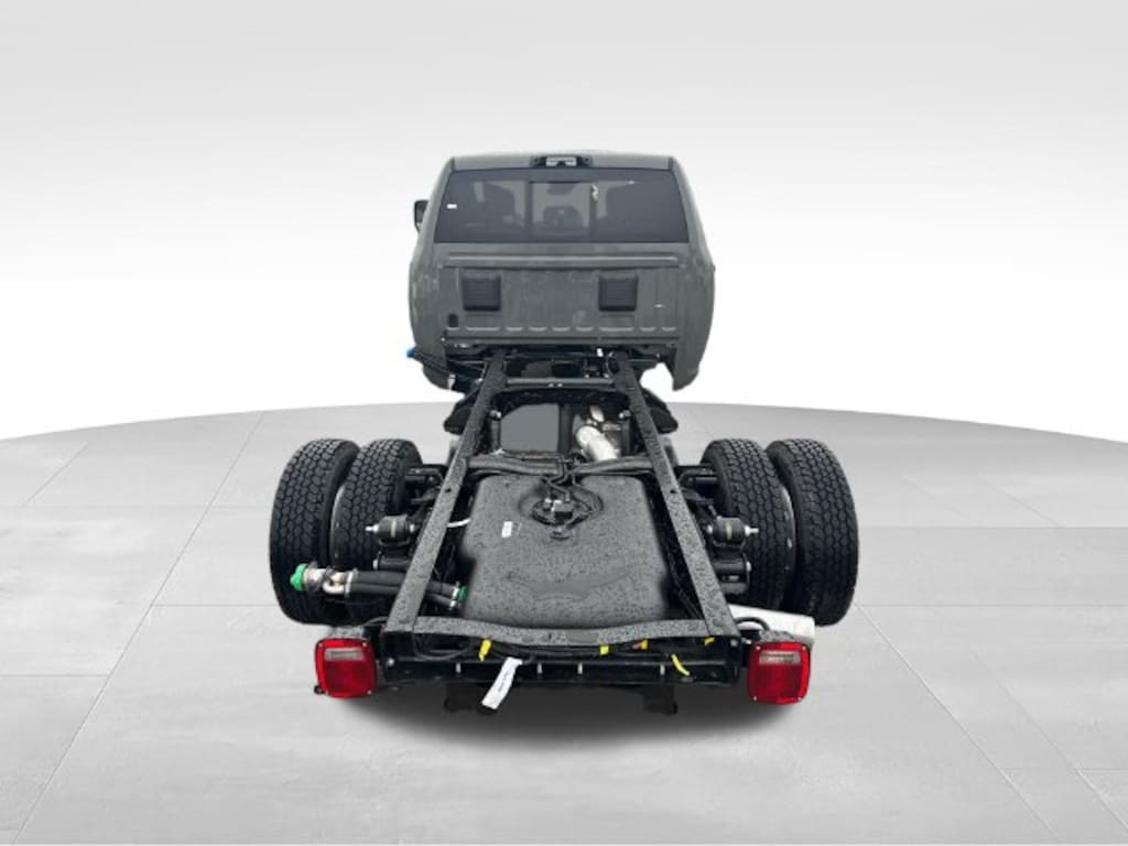 New 2026 Ram 3500 Chassis Cab BIG HORN CREW 4X4 60' CA Pickup