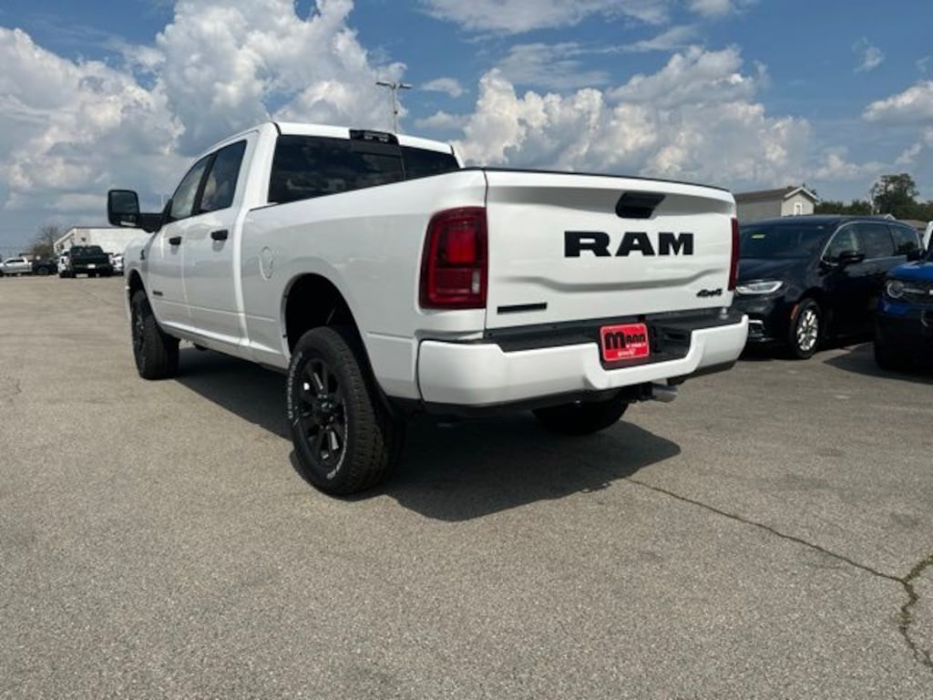 New 2026 Ram 2500 BIG HORN CREW CAB 4X4 6'4 BOX Pickup