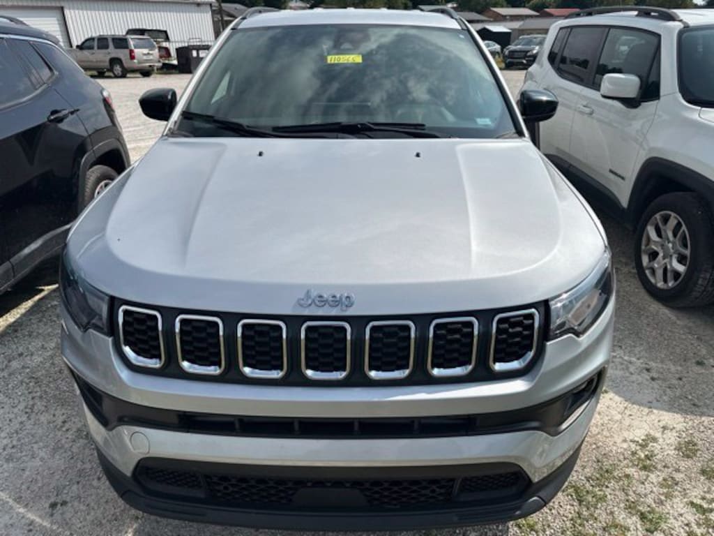Used 2024 Jeep Compass Latitude SUV