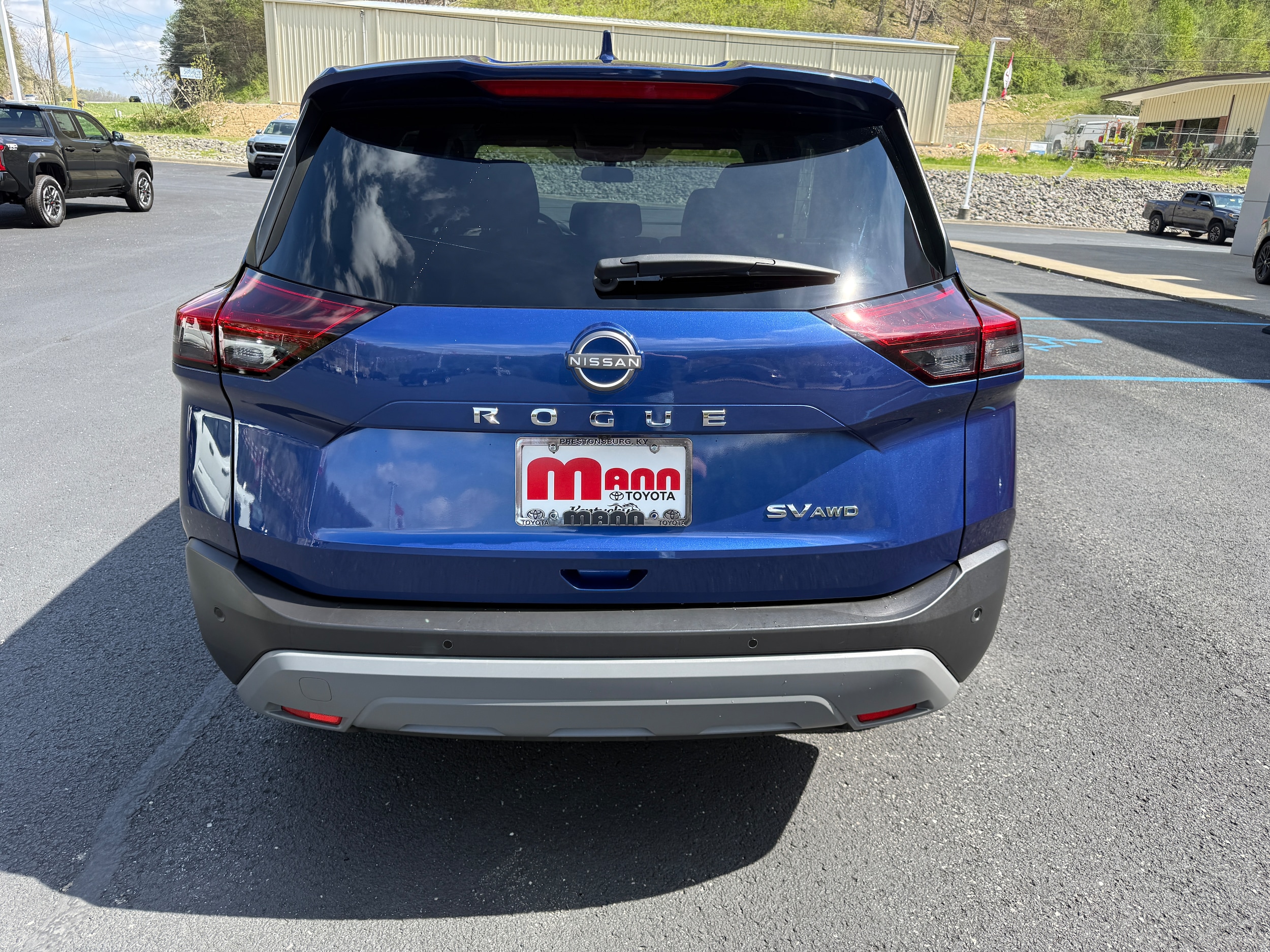 2023 Nissan Rogue SV - Photo 7