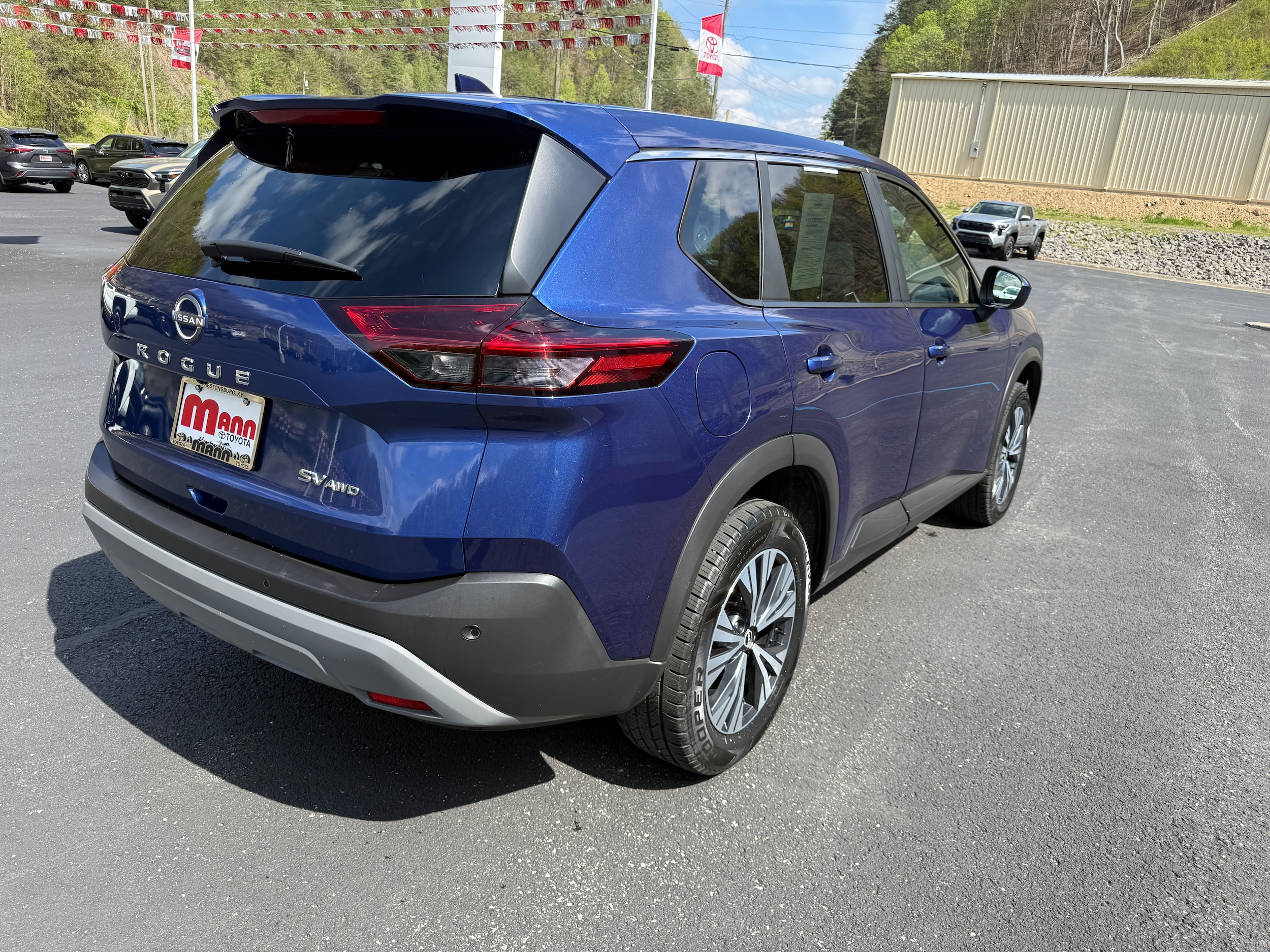 2023 Nissan Rogue SV - Photo 6