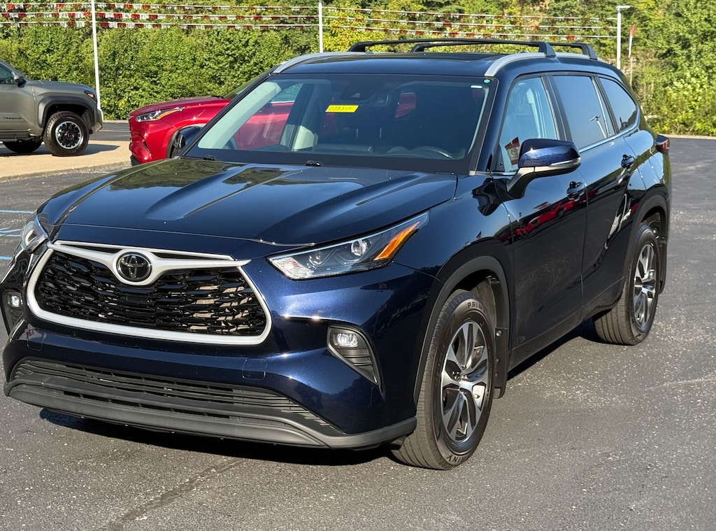Used 2023 Toyota Highlander SUV