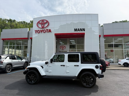 2023 Jeep Wrangler 4xe Sahara SUV